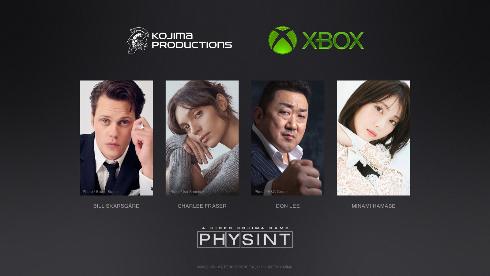ภาพประกาศนักแสดง PHYSINT สี่คน Bill Skarsgård, Charlee Fraser, Don Lee และ Minami Hamabe ใต้โลโก้ Kojima Productions และ Xbox