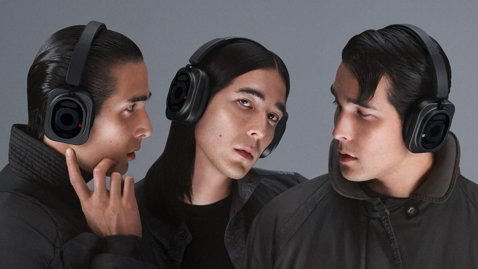 นายแบบสามคนสวมหูฟังครอบหู Nothing Headphone (1) Pro สีดำ