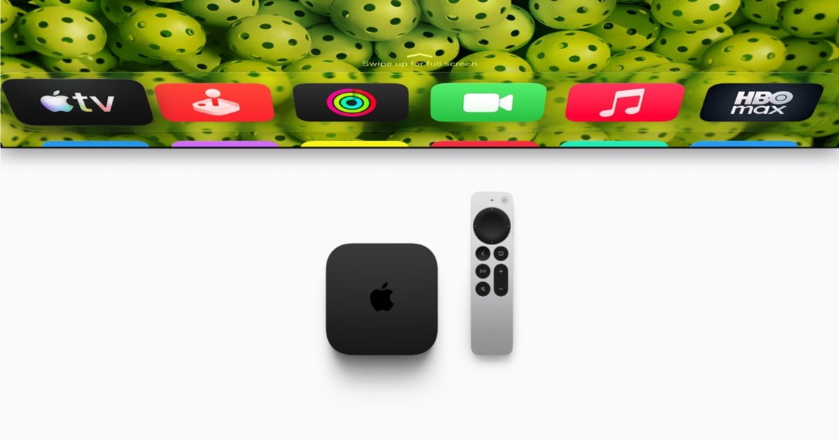 กล่อง Apple TV 4K สีดำวางคู่รีโมต Siri Remote สีเงิน ใต้จอแสดงเมนูแอป